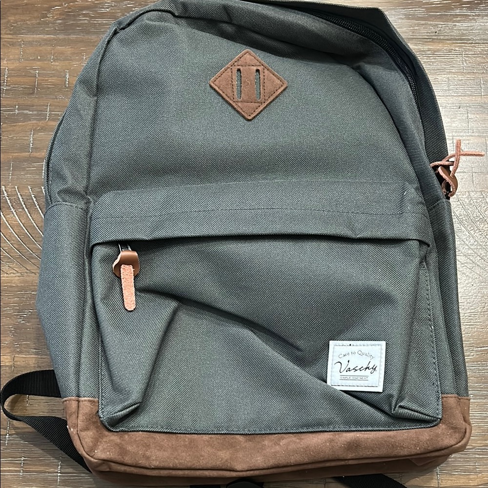 Vaschy Backpack Simple and Neat Green Laptop Bag Pocket Inner Pouch NWT